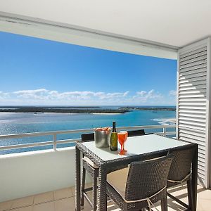 Deluxe Two-Bedroom Apartment Ocean View